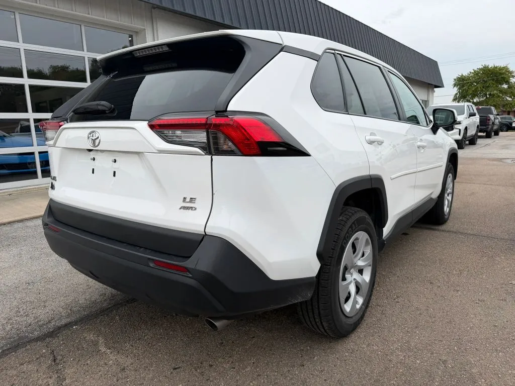 Toyota RAV4 photo 7