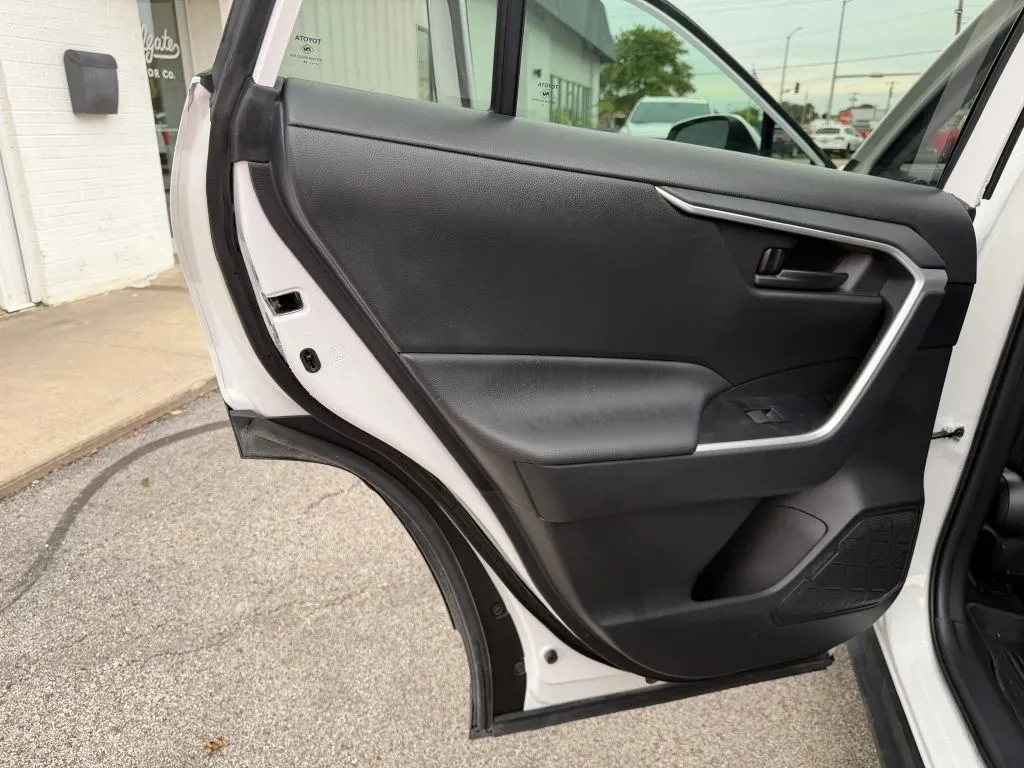 Toyota RAV4 photo 25