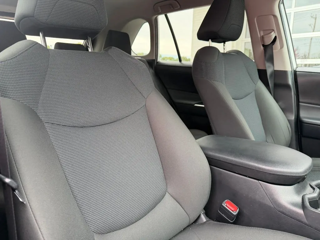 Toyota RAV4 photo 17