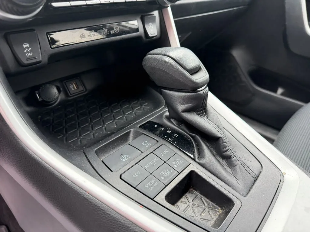 Toyota RAV4 photo 24