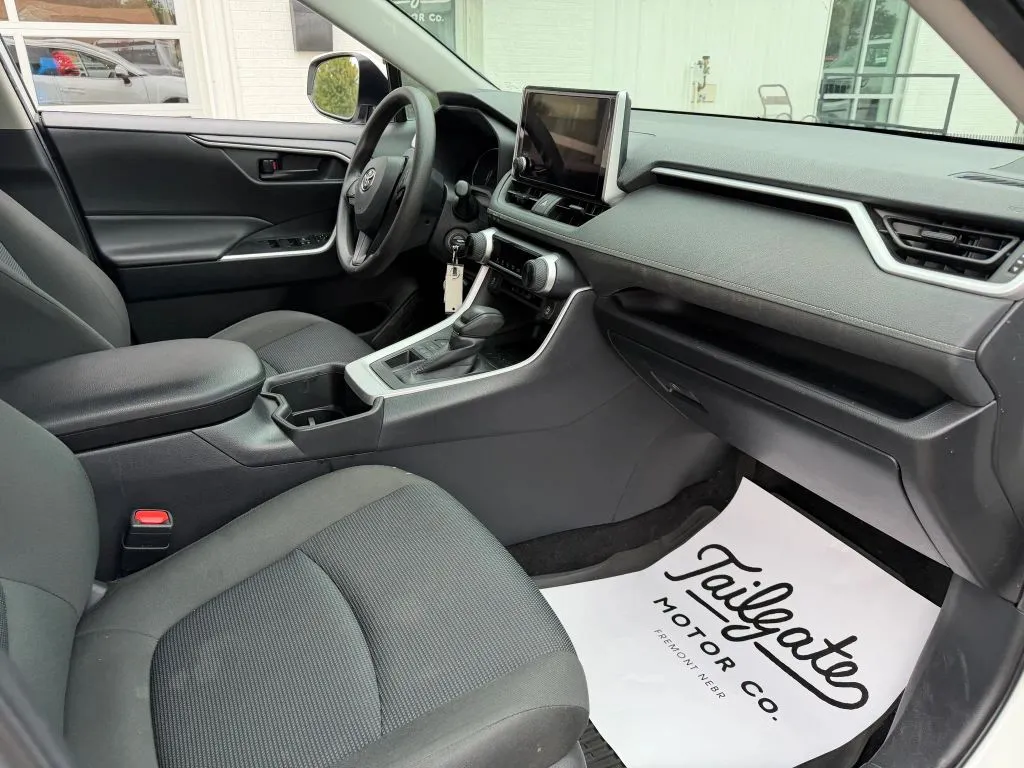 Toyota RAV4 photo 17
