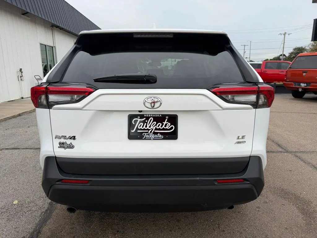 Toyota RAV4 photo 6