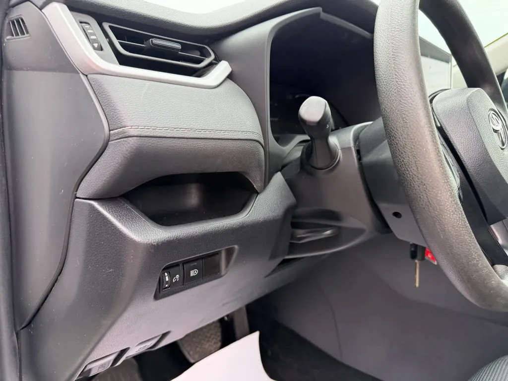 Toyota RAV4 photo 9