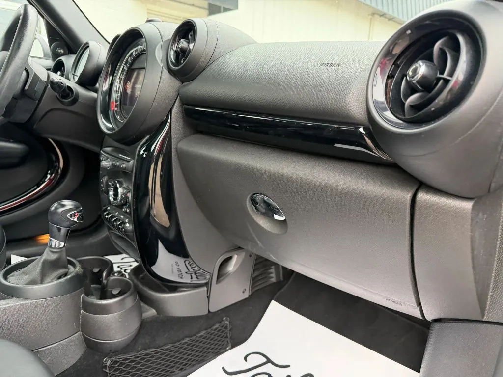 Mini Countryman photo 14