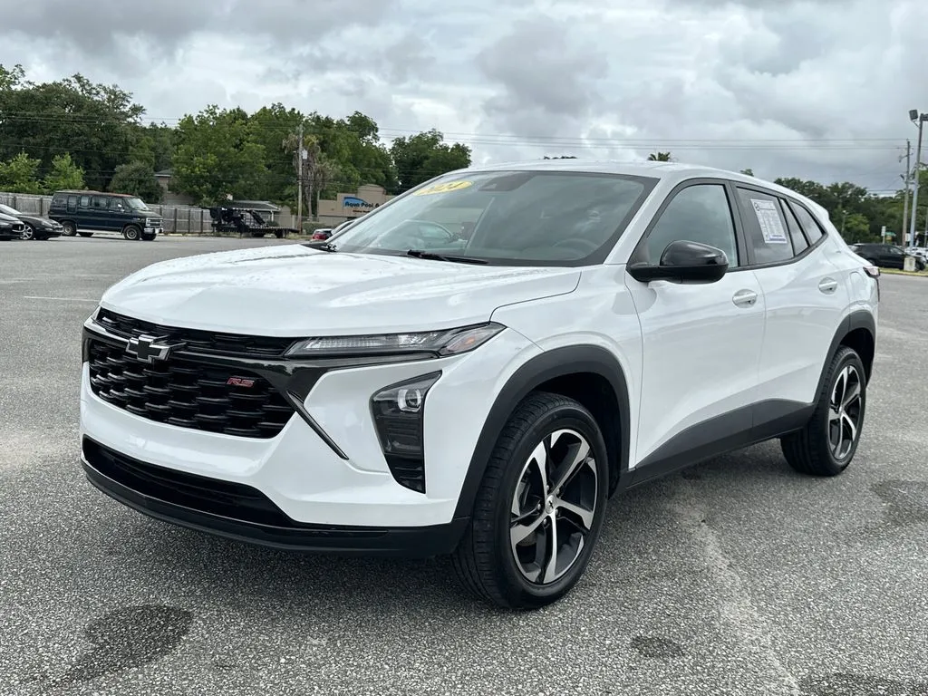White 2024 Chevrolet Trax 1RS for sale in Pensacola, FL