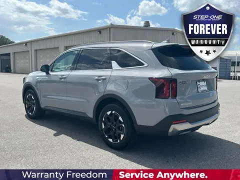 More photos of 2025 Kia Sorento S at Step One Motorsports, FL