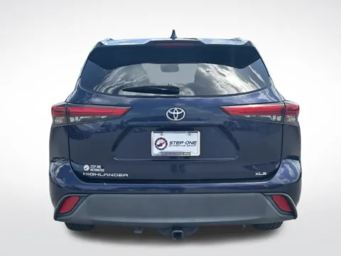 More photos of 2020 Toyota Highlander XLE at Step One Motorsports, FL