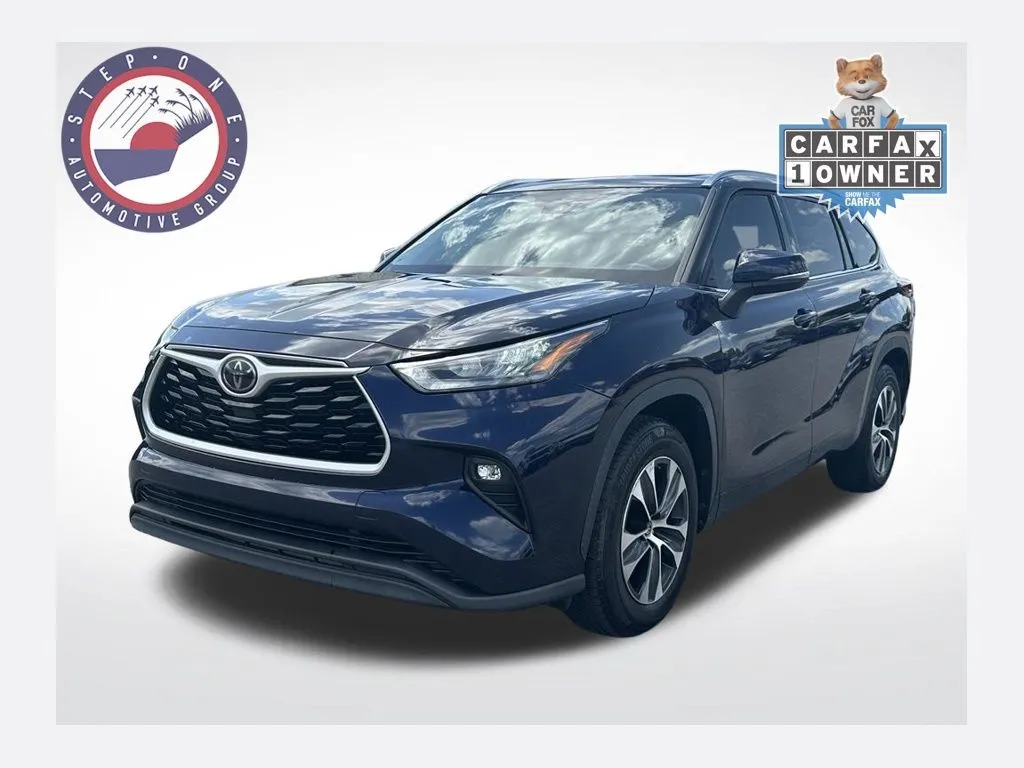 Blue 2020 Toyota Highlander XLE for sale in Pensacola, FL