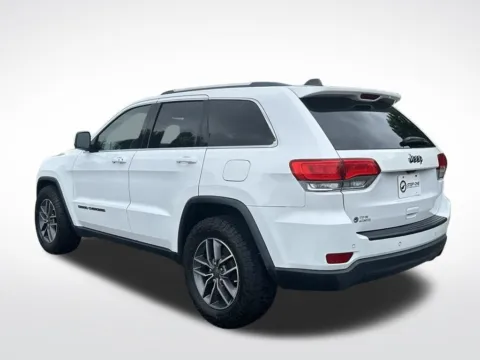 More photos of 2019 Jeep Grand Cherokee Laredo E at Step One Motorsports, FL