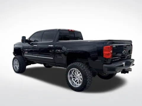 More photos of 2017 Chevrolet Silverado 2500 HD LTZ at Step One Motorsports, FL