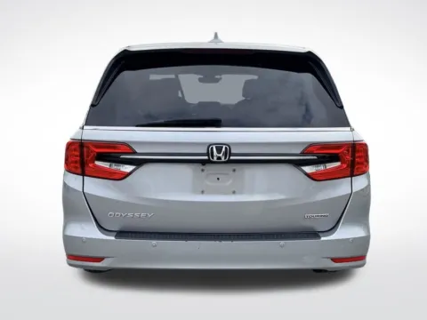 More photos of 2023 Honda Odyssey Touring at Step One Motorsports, FL