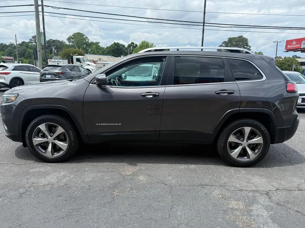 Jeep Cherokee photo 8