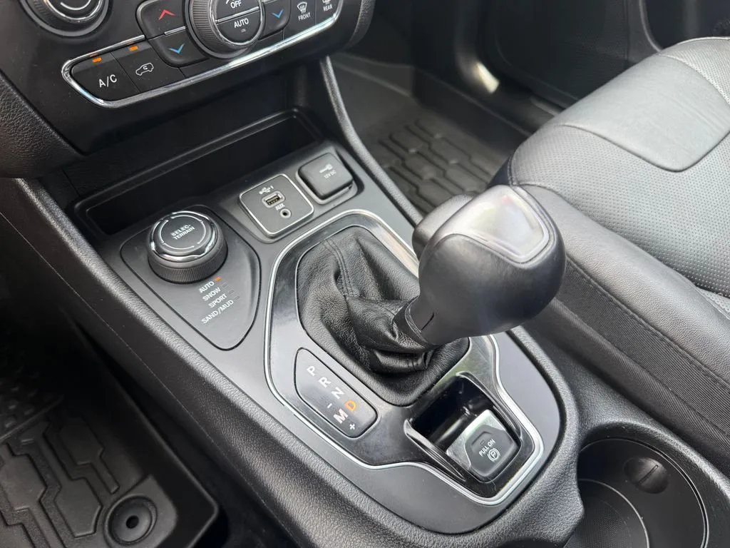 Jeep Cherokee photo 40