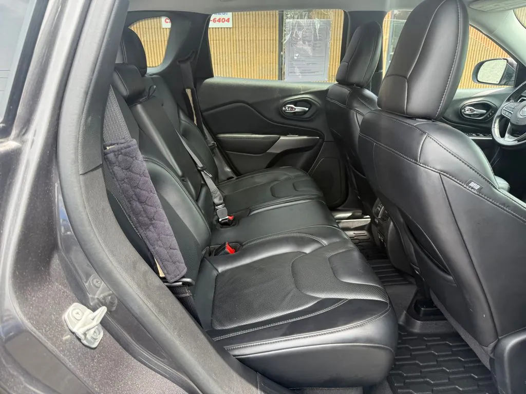 Jeep Cherokee photo 23