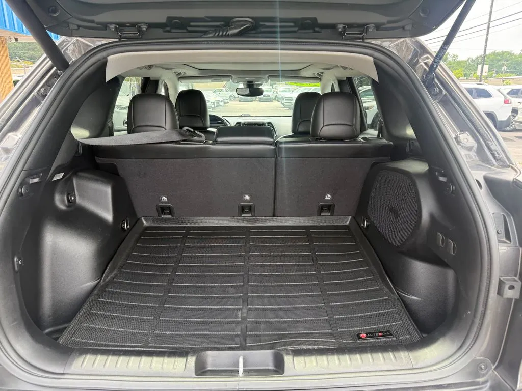 Jeep Cherokee photo 20