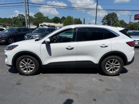 More photos of 2021 Ford Escape Hybrid SE at Courtesy Auto Sales, VA
