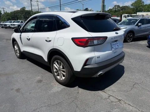 More photos of 2021 Ford Escape Hybrid SE at Courtesy Auto Sales, VA