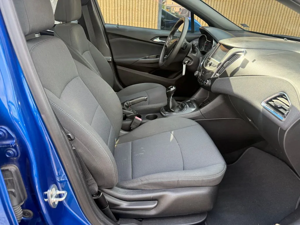 Chevrolet Cruze photo 18