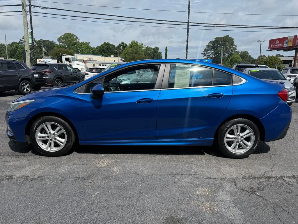 Chevrolet Cruze photo 8
