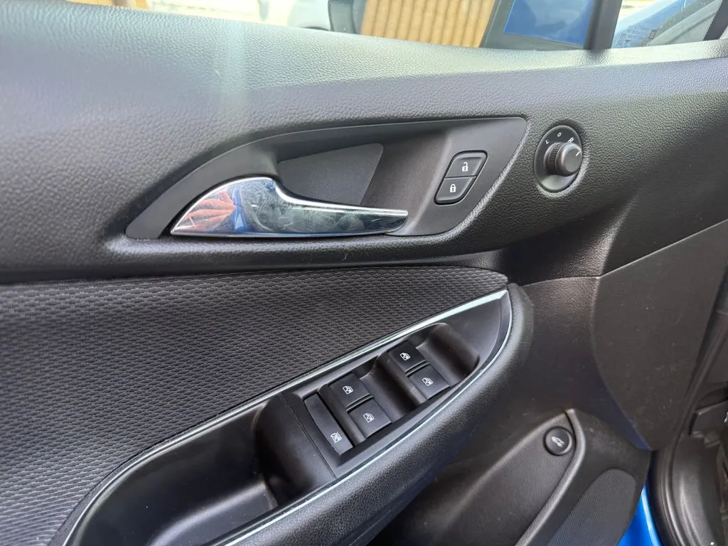 Chevrolet Cruze photo 15
