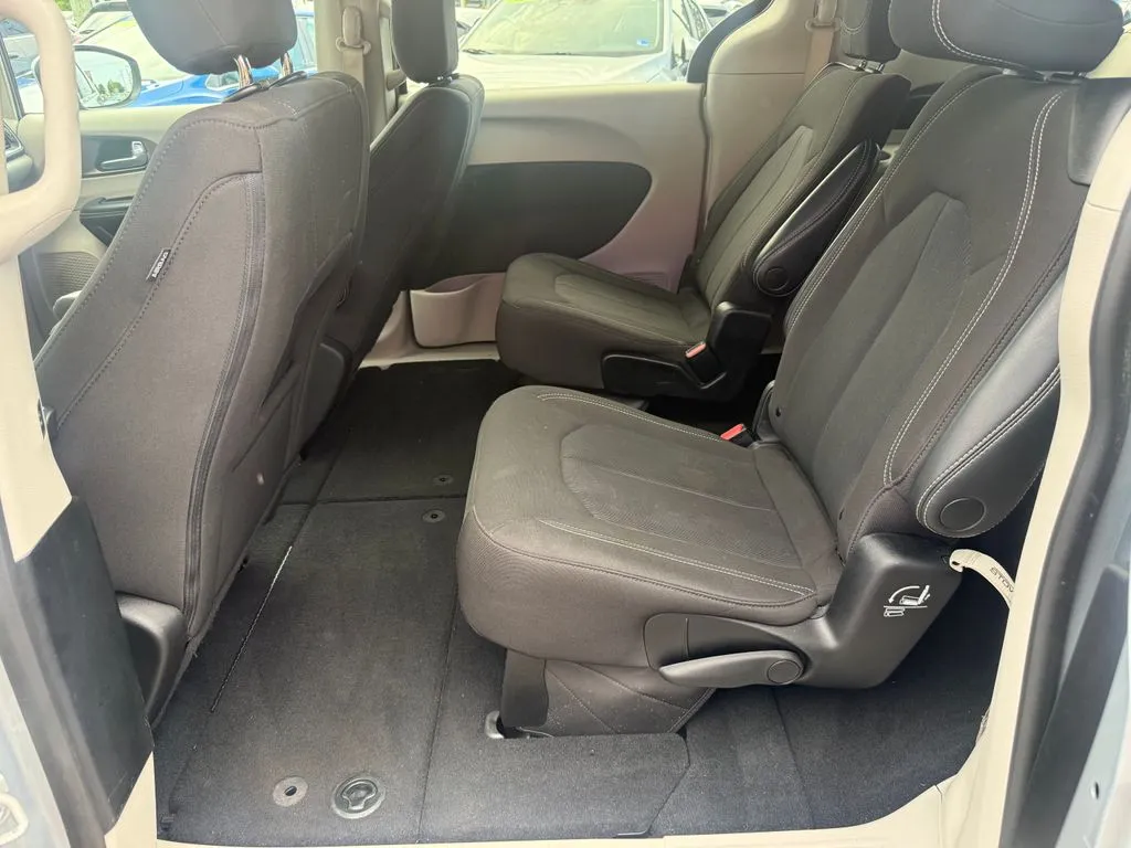 Chrysler Voyager photo 16