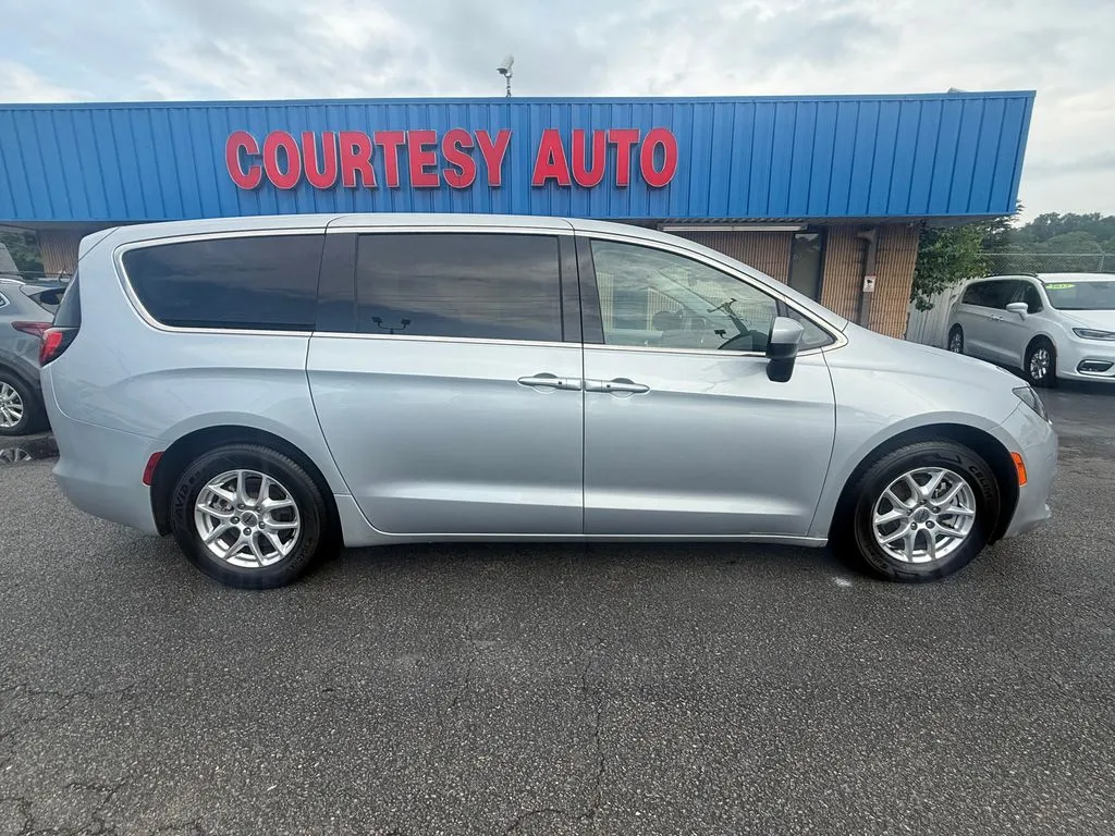 Chrysler Voyager photo 12