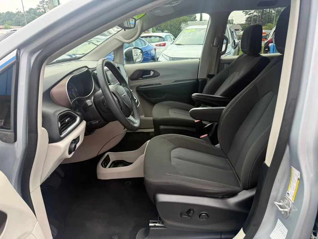 Chrysler Voyager photo 13
