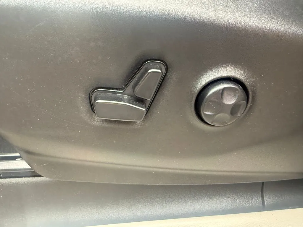 Chrysler Voyager photo 14