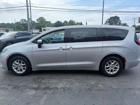 More photos of 2023 Chrysler Voyager LX at Courtesy Auto Sales, VA