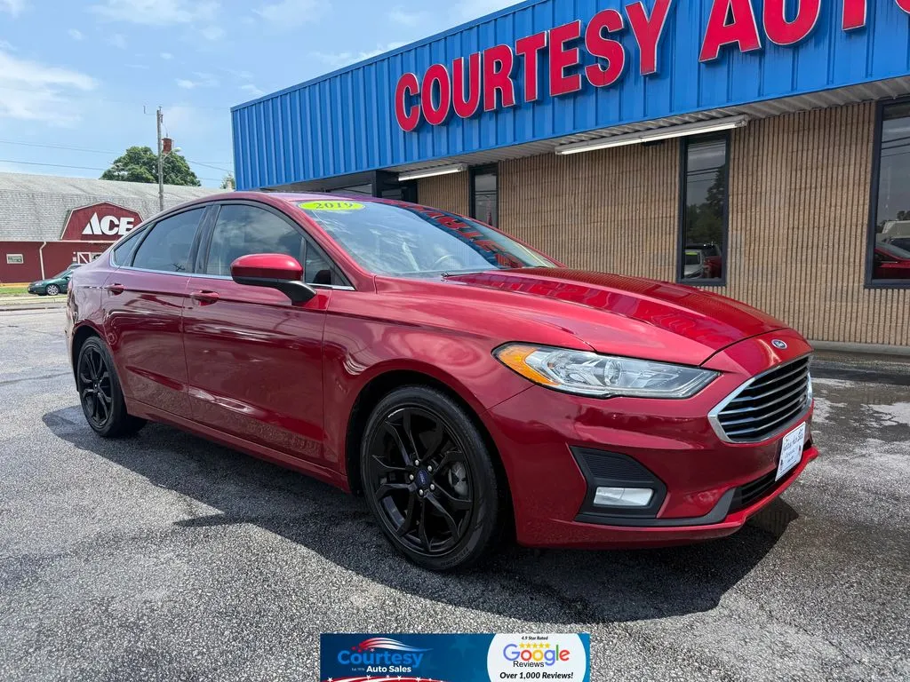 Red 2019 Ford Fusion SE for sale in Chesapeake, VA