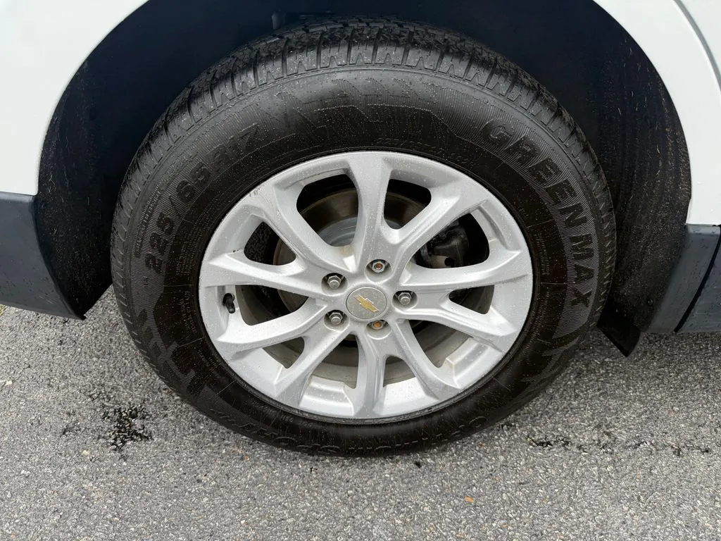 2021 Chevrolet Equinox LS - Photo 30