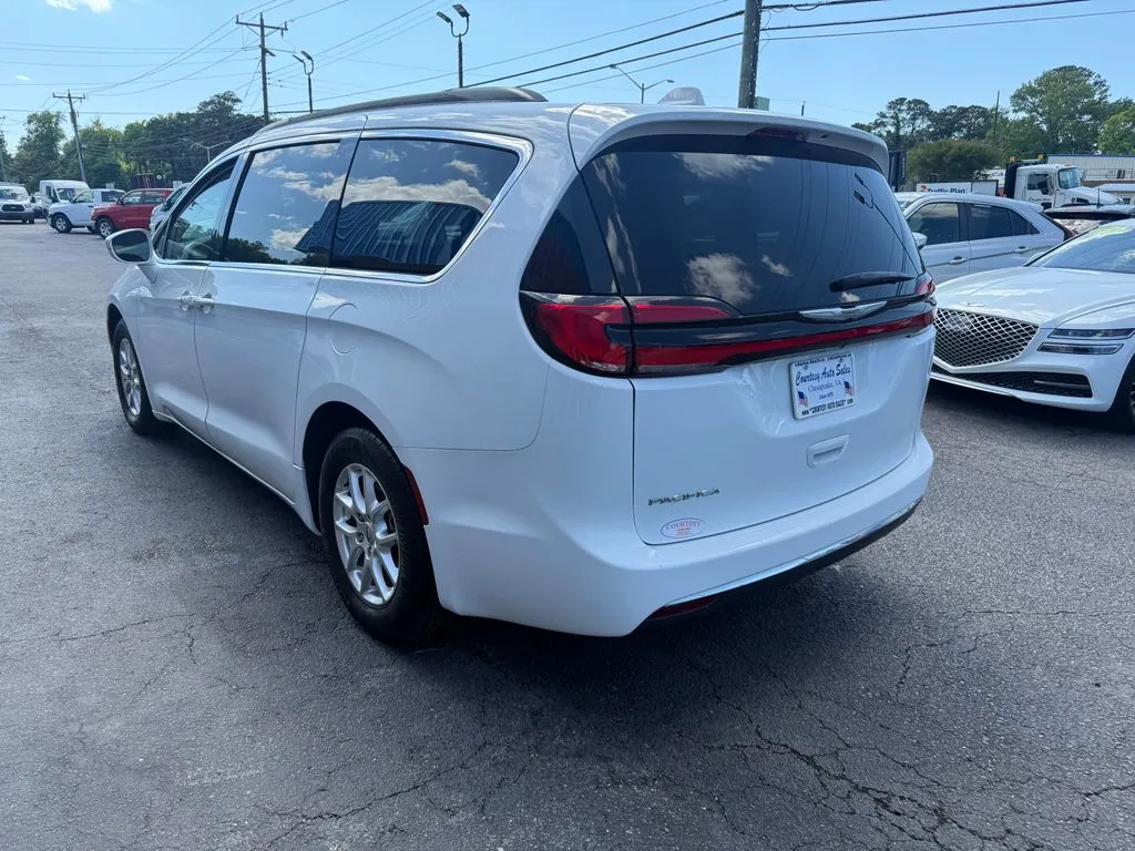 Chrysler Pacifica photo 9