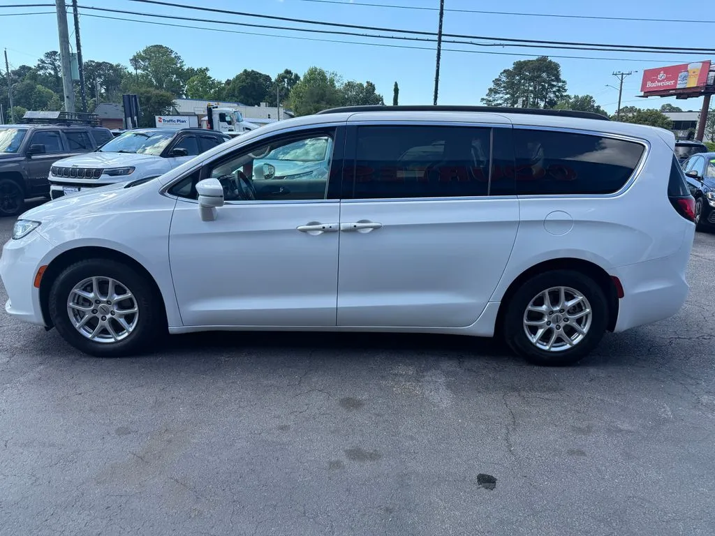 Chrysler Pacifica photo 8
