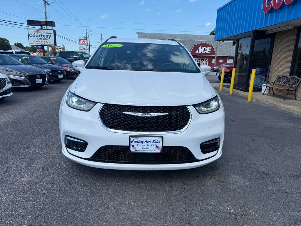 Chrysler Pacifica photo 6