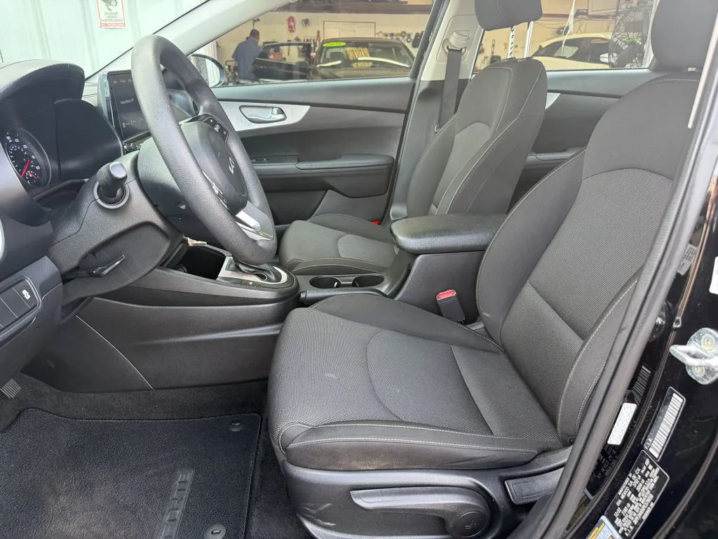 Kia Forte photo 11