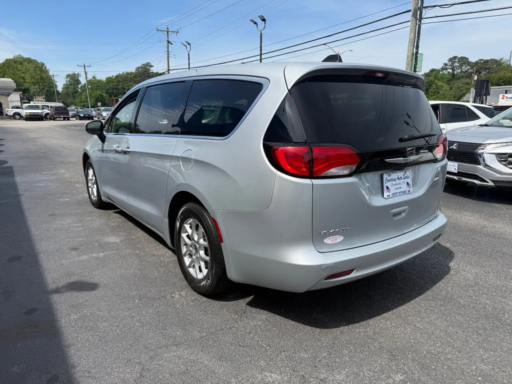 Chrysler Voyager photo 9
