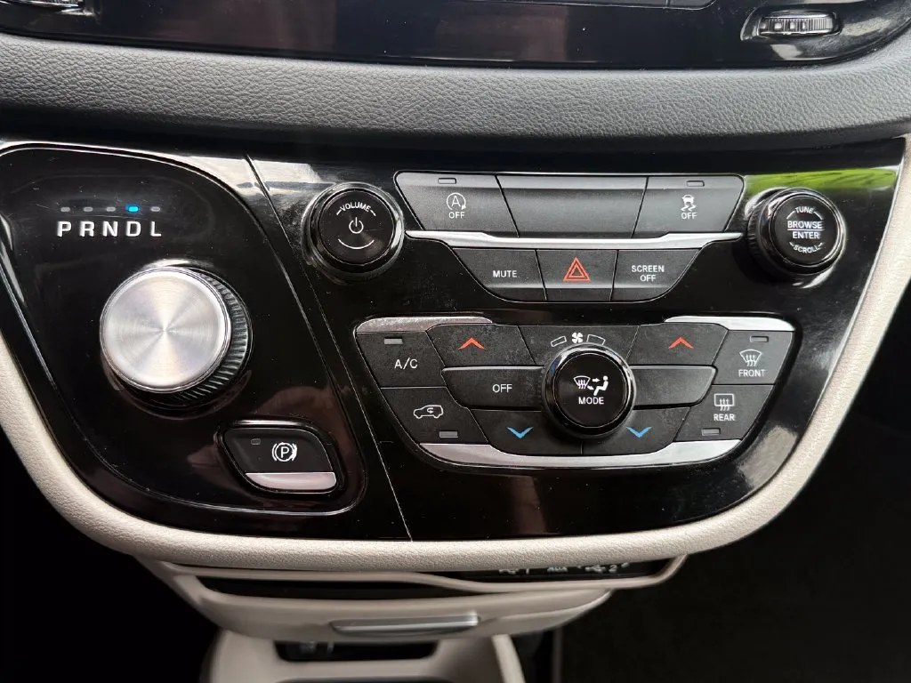 Chrysler Voyager photo 31