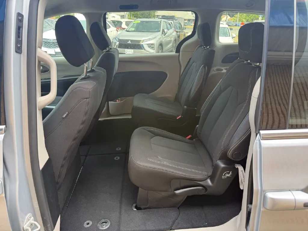 Chrysler Voyager photo 16