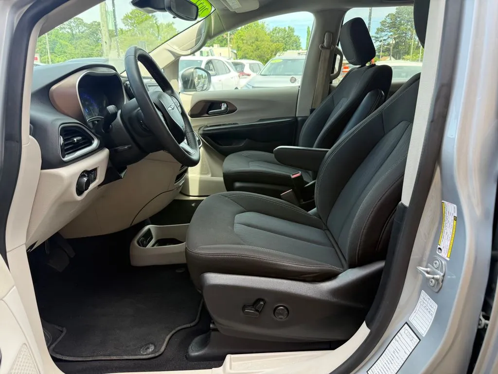 Chrysler Voyager photo 13