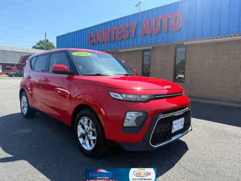 Red 2022 Kia Soul LX for sale in Chesapeake, VA