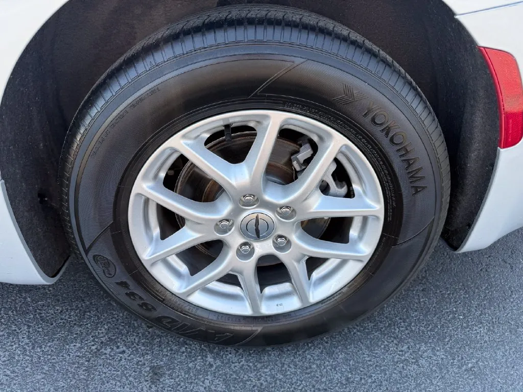 Chrysler Pacifica photo 35