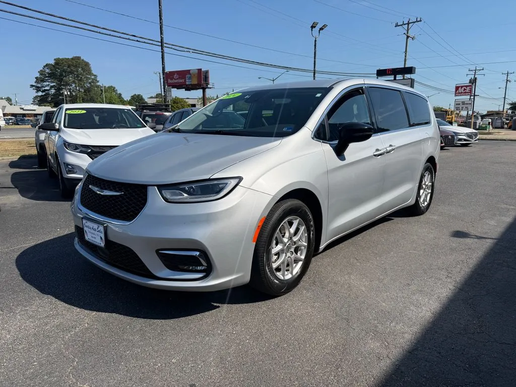 Chrysler Pacifica photo 7