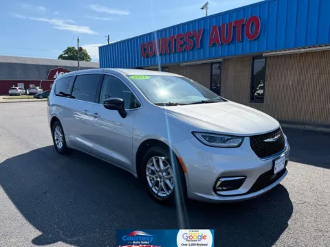 Silver 2024 Chrysler Pacifica Touring L for sale in Chesapeake, VA