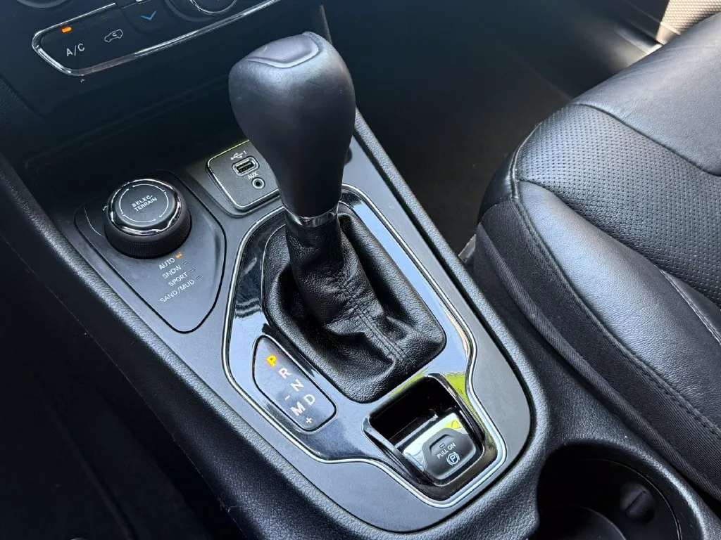 Jeep Cherokee photo 29