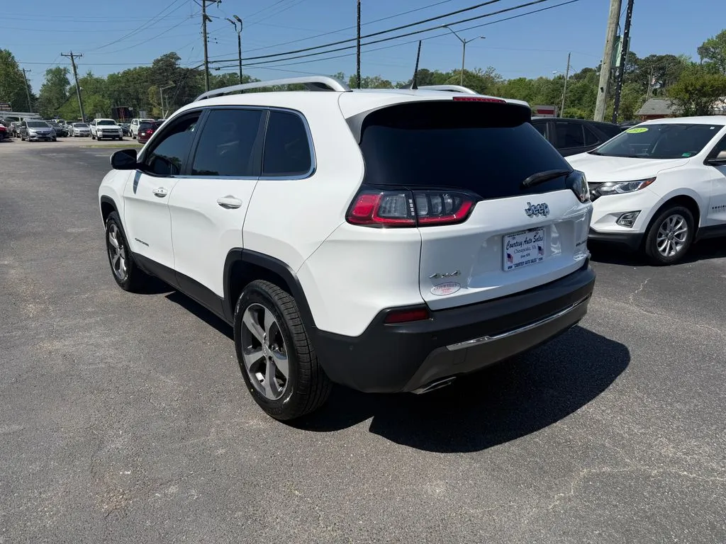 Jeep Cherokee photo 9