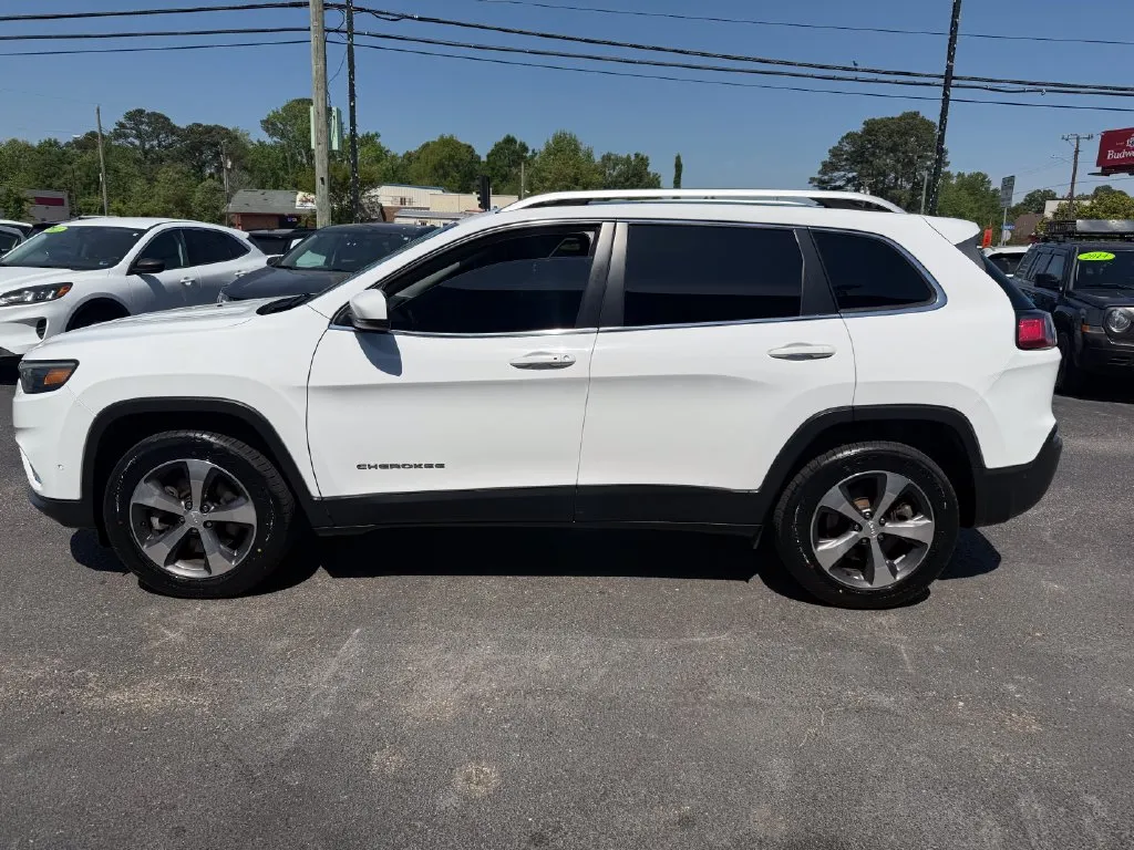 Jeep Cherokee photo 8