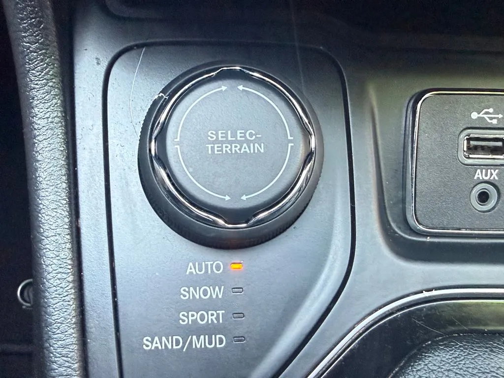 Jeep Cherokee photo 5
