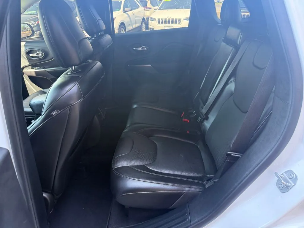 Jeep Cherokee photo 19