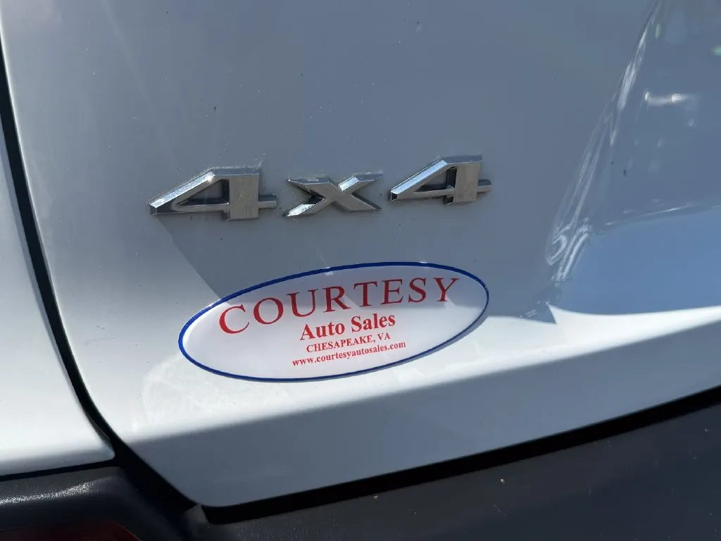 Jeep Cherokee photo 13
