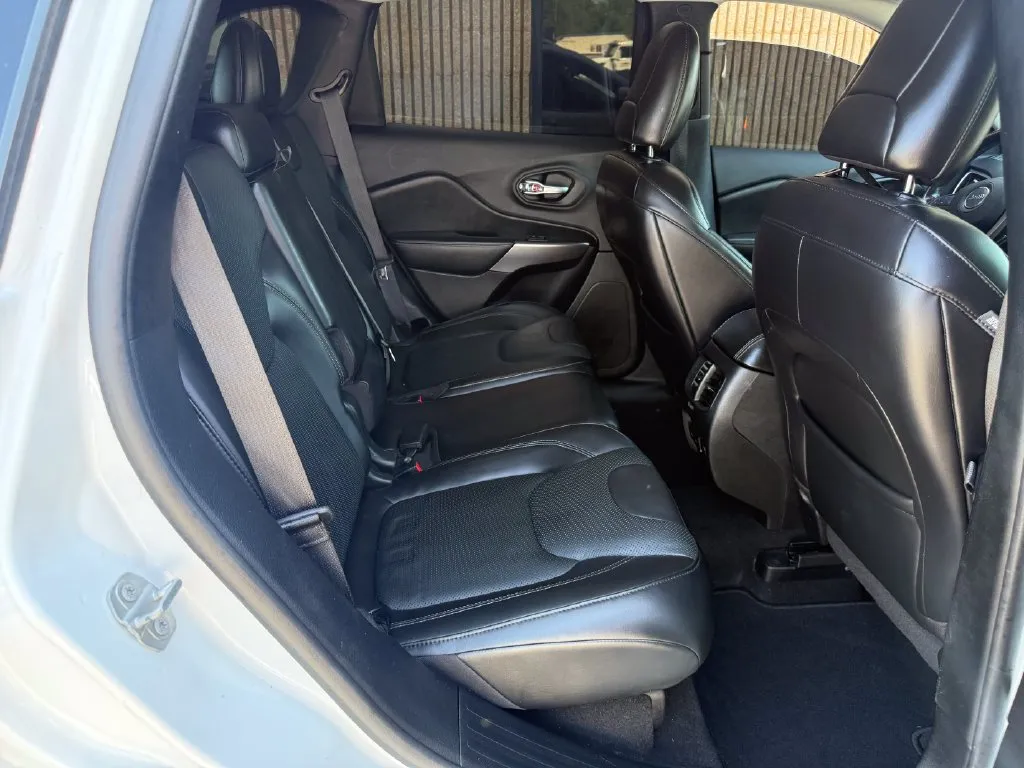 Jeep Cherokee photo 23